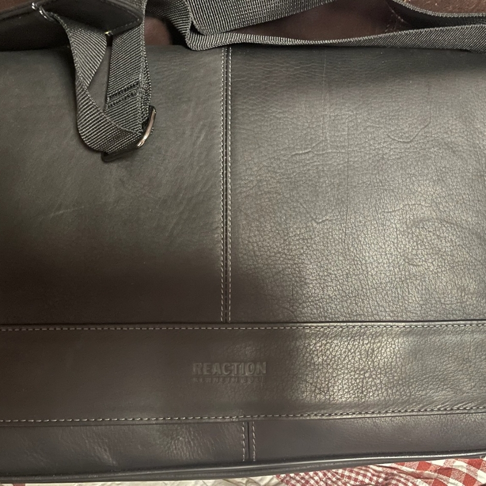 Kenneth Cole Reaction BLACK Bag/Briefcase
